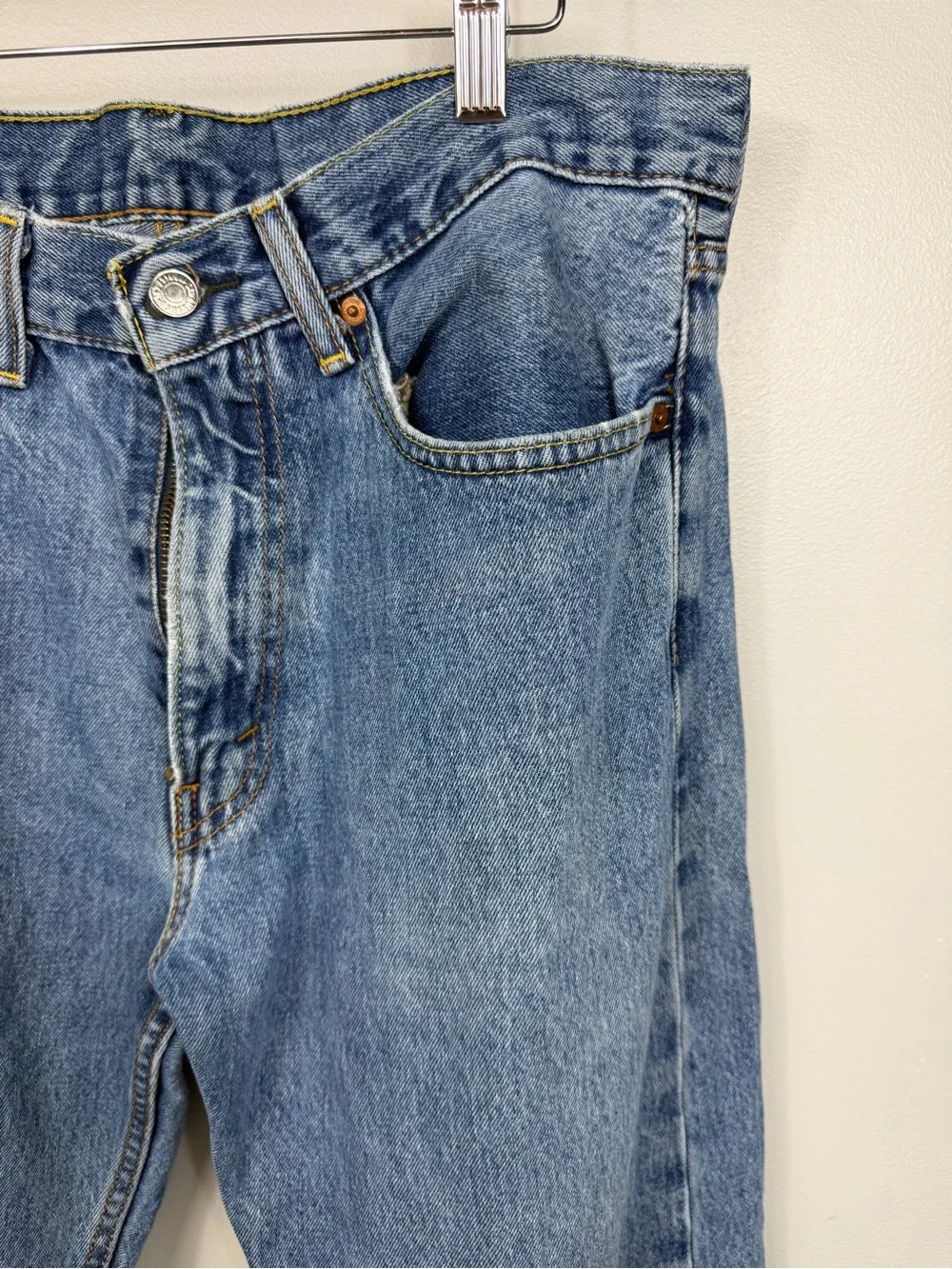Vintage Levi’s 505 Regular Fit Straight Leg Jeans Distressed Medium Wash 34x30